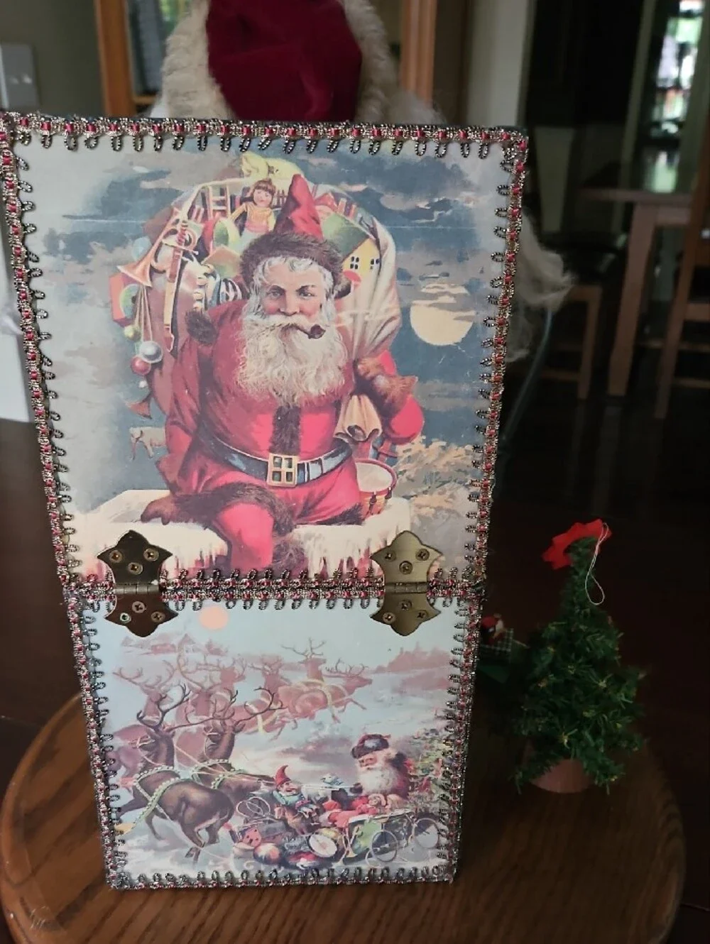 Vintage Old World Folk Art Santa Figure In Decorated Display Wooden Holiday Box